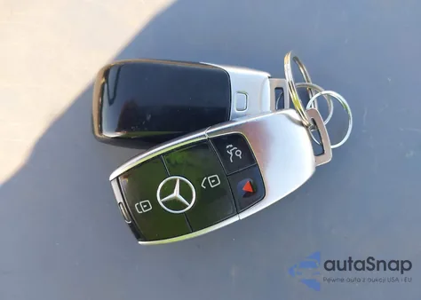 2017 Mercedes-Benz E 300 4Matic из США, поврежденный, VIN WDDZF4KB5HA169101